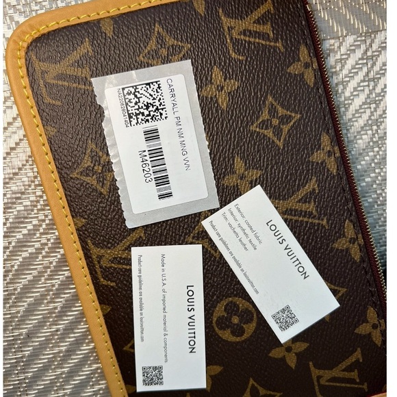 LV Carryall PM Bag - Picture 17 of 17